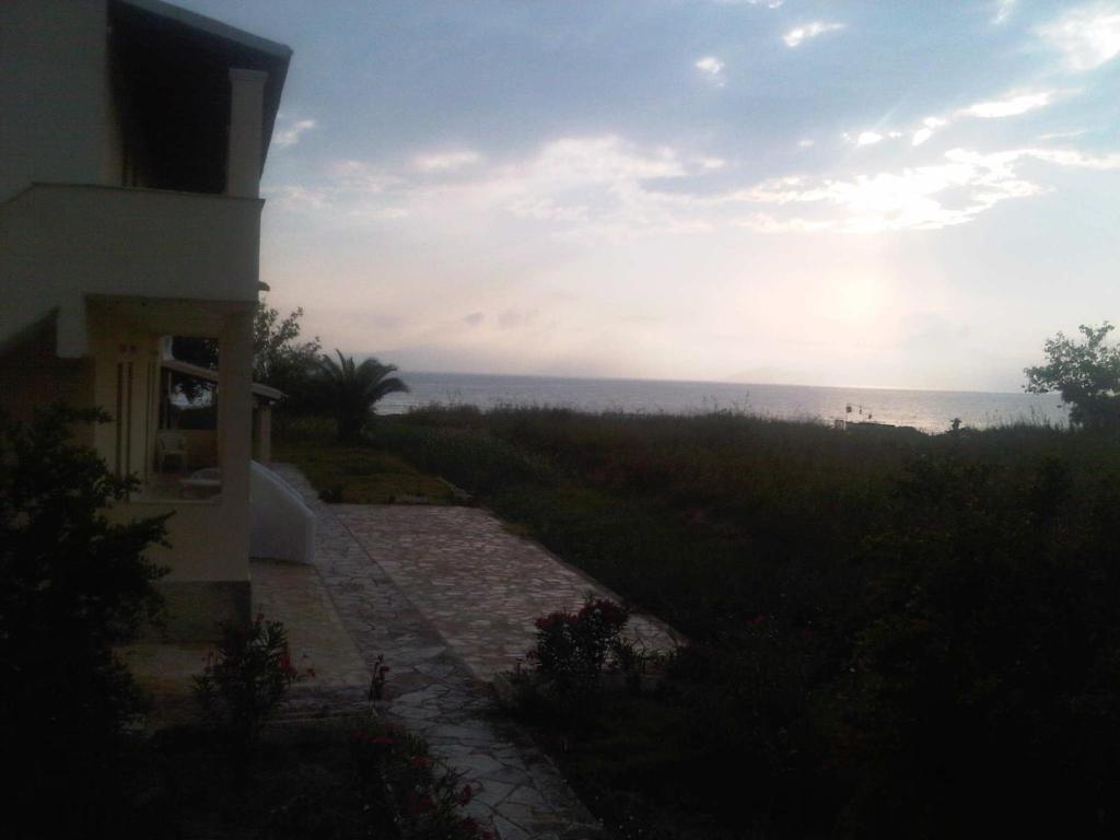 Virginia'S Beachfront Apartments Kávos Zewnętrze zdjęcie